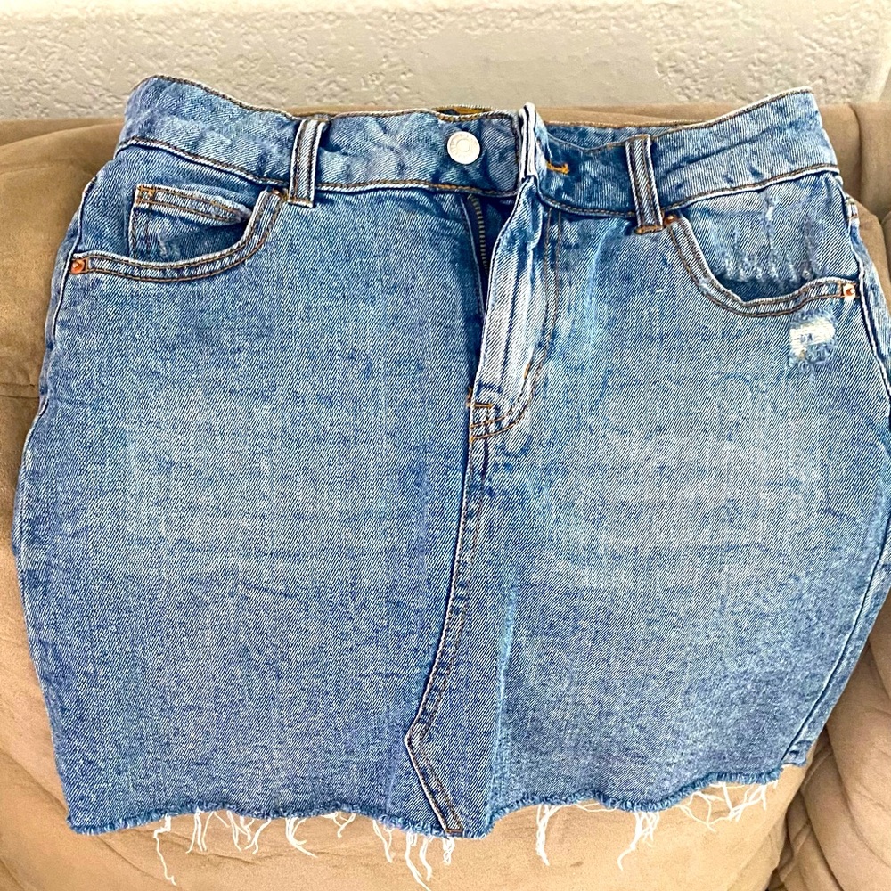 Teen girl jean skirt size 6 (women’s)